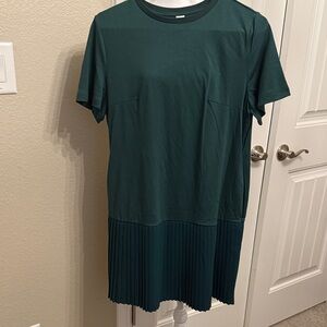 Elegant Green Pleated Dress